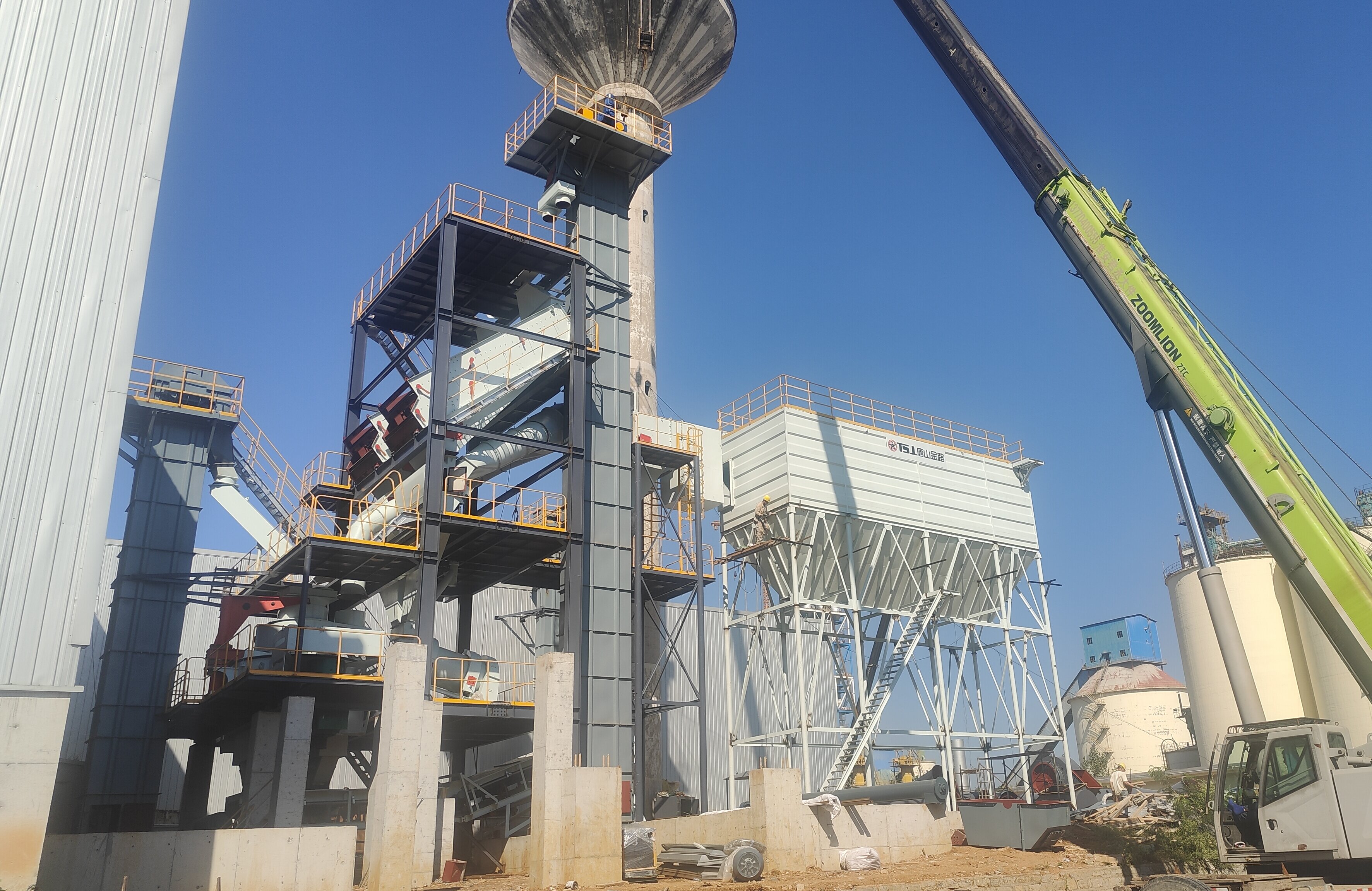 建筑垃圾堆成山？制砂樓一鍵 “點(diǎn)石成金”！