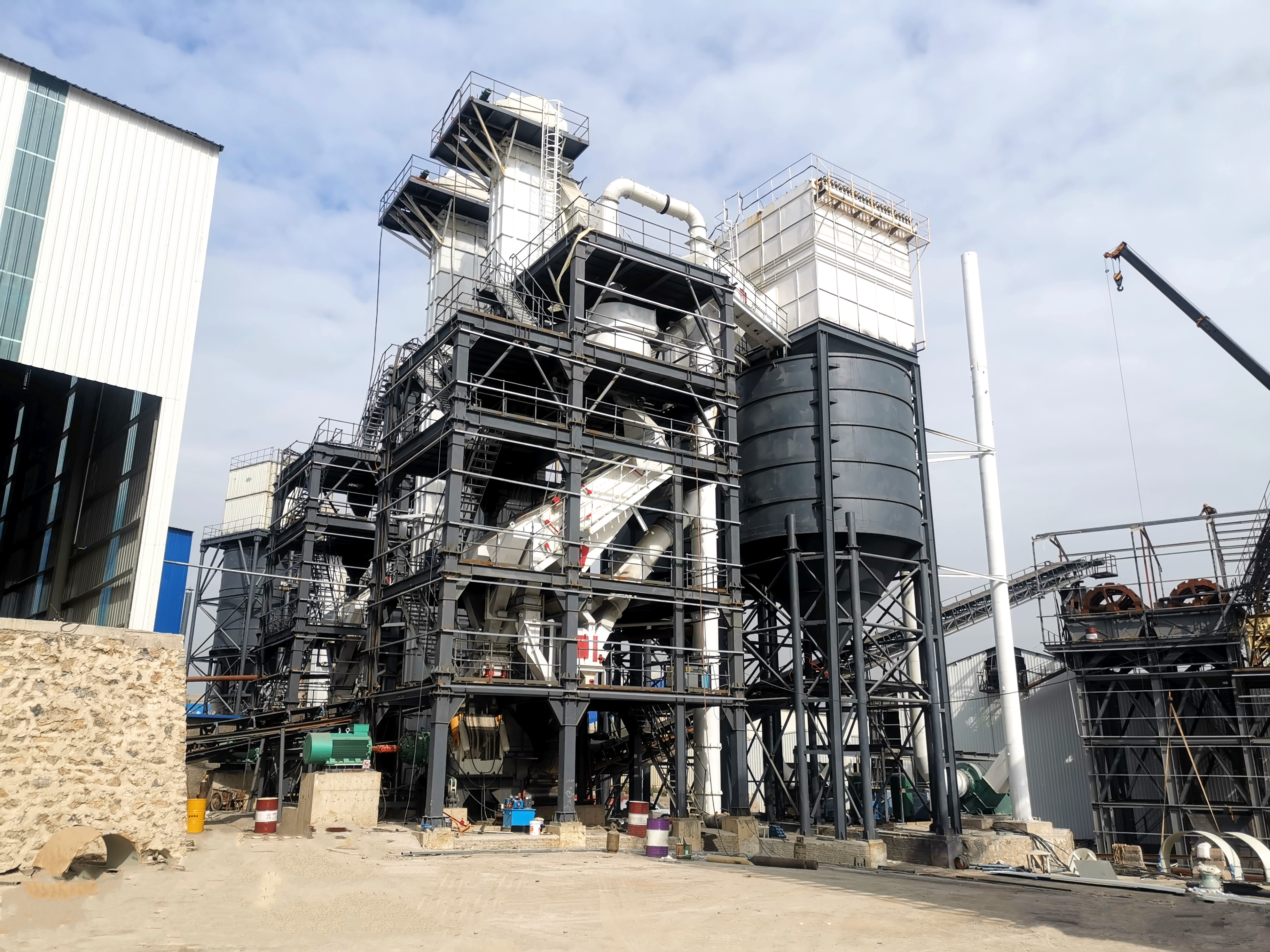 告別高耗低效！干法制砂樓工藝優(yōu)勢(shì)大揭秘，難怪成行業(yè)新寵